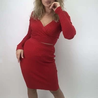 Vinceotto Юбочный костюм с глубоким вырезом - красный цвет, L/XL